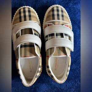 Burberry checked cotton and leather new boys or unisex sneakers.